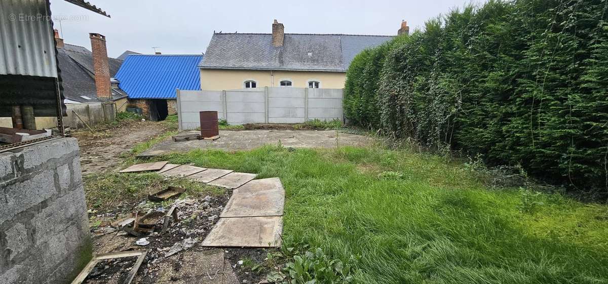 Appartement à CHEMIRE-SUR-SARTHE