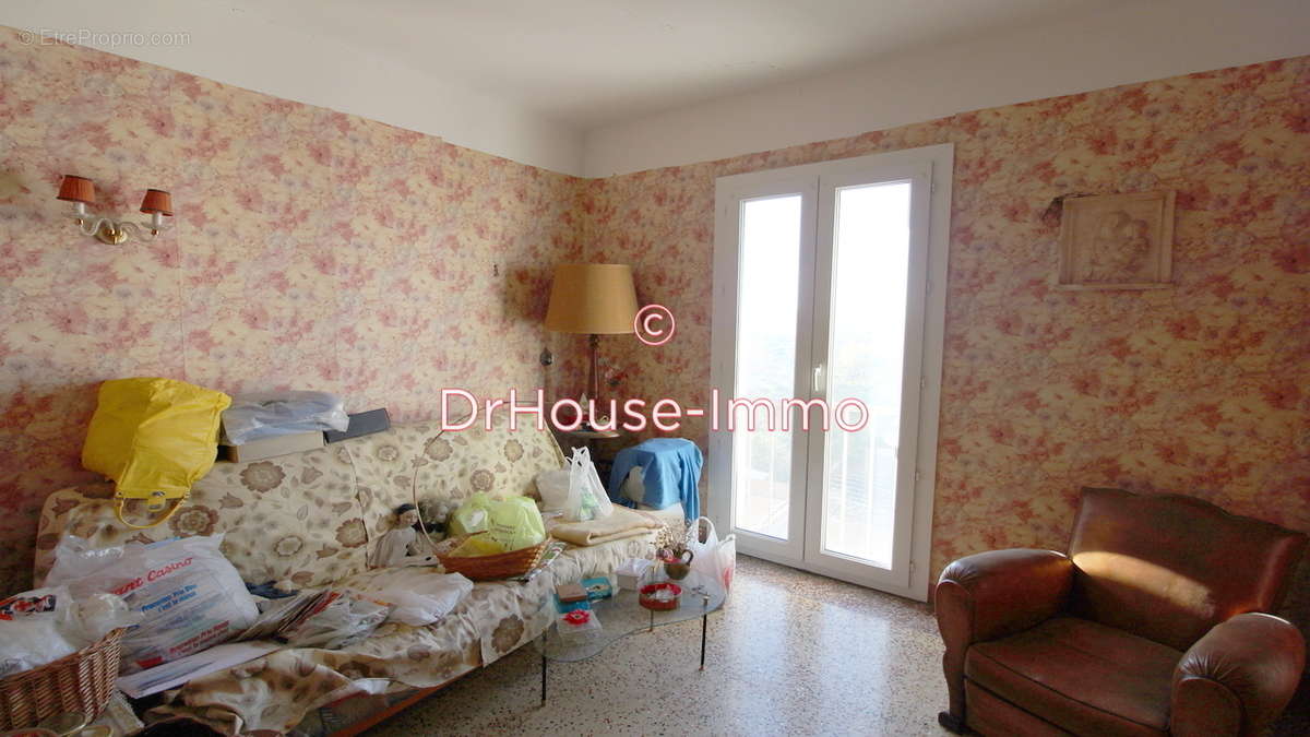 Appartement à MARSEILLE-4E