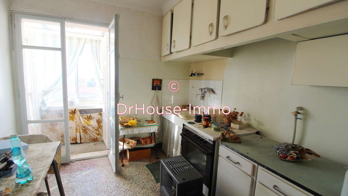 Appartement à MARSEILLE-4E