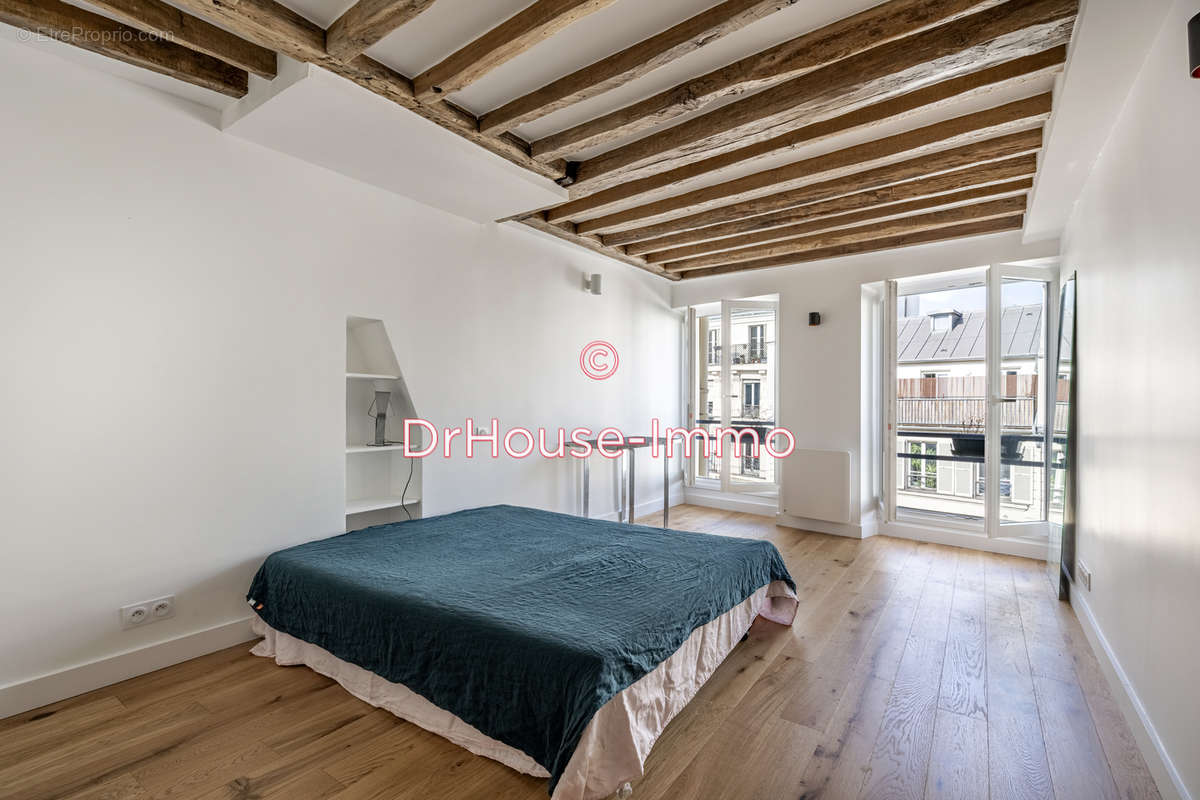 Appartement à PARIS-10E