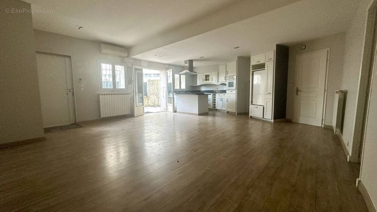 Appartement t3 - grand séjour - centre ville - Appartement à LA PENNE-SUR-HUVEAUNE