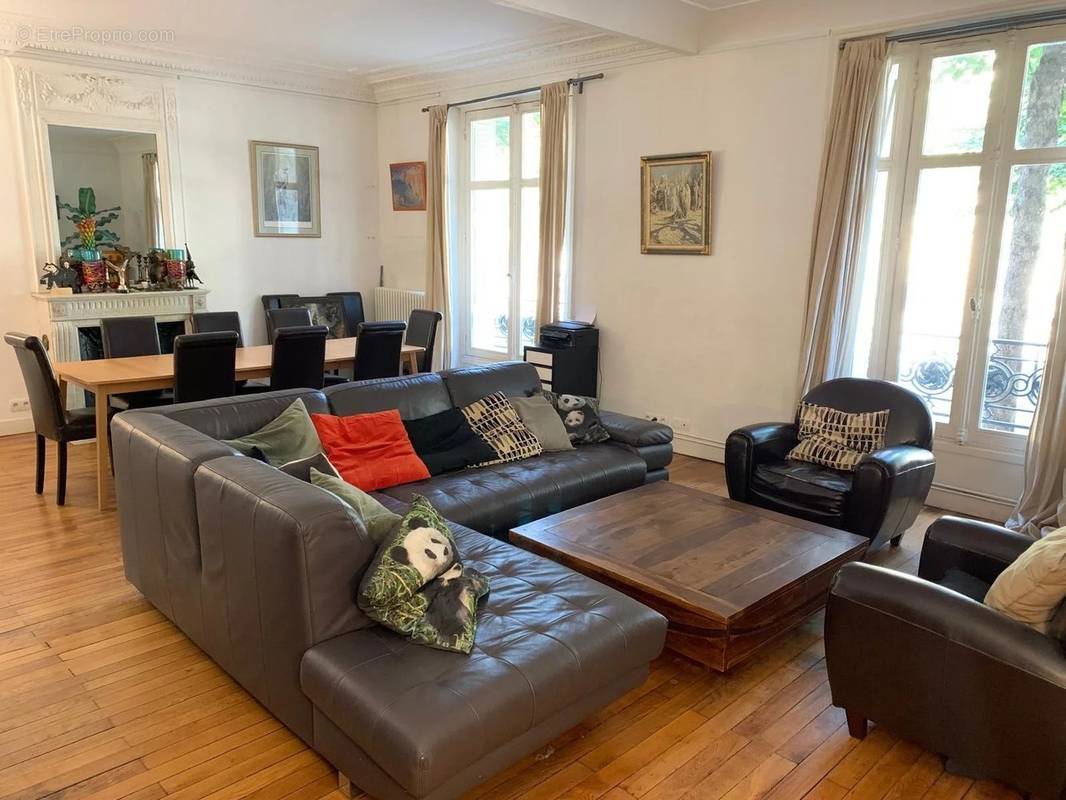 Appartement à PARIS-14E