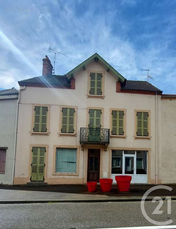 Maison à MONTPONT-EN-BRESSE