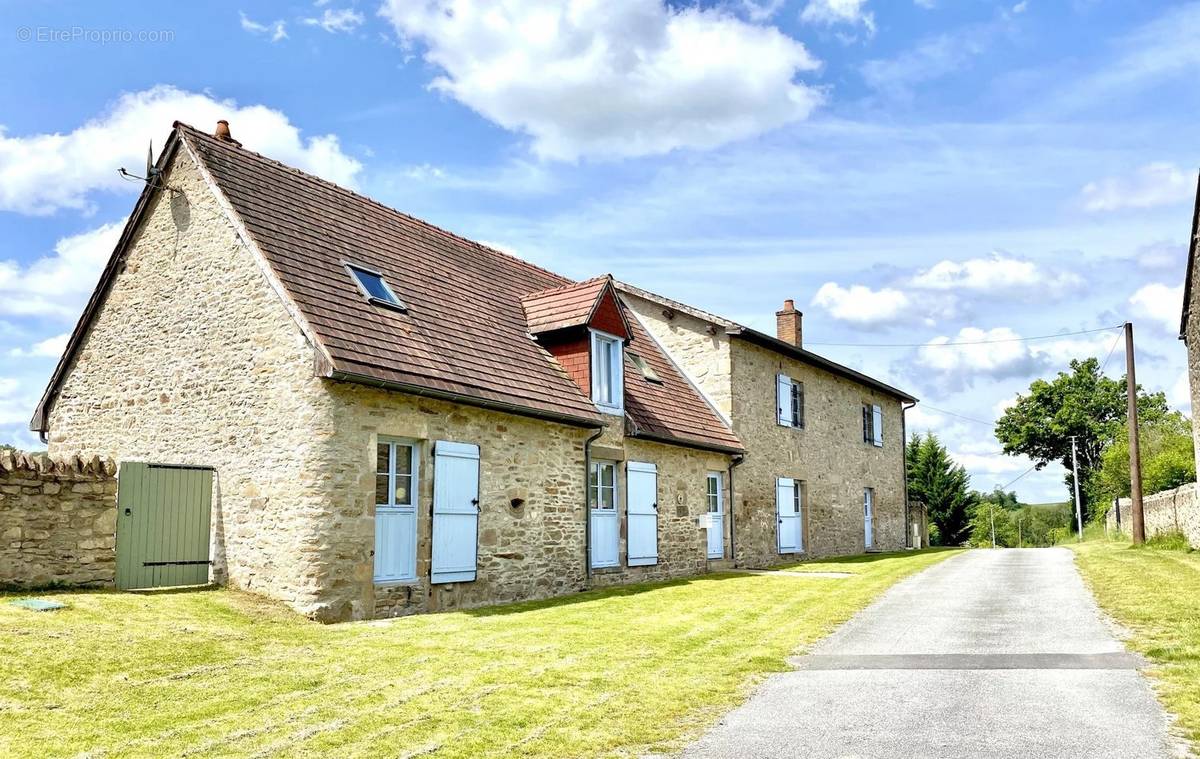 Maison à DOMPIERRE-LES-EGLISES