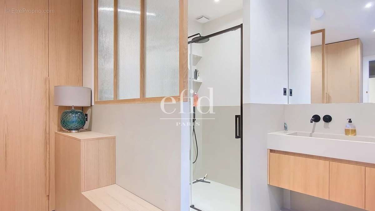 Appartement à PARIS-3E