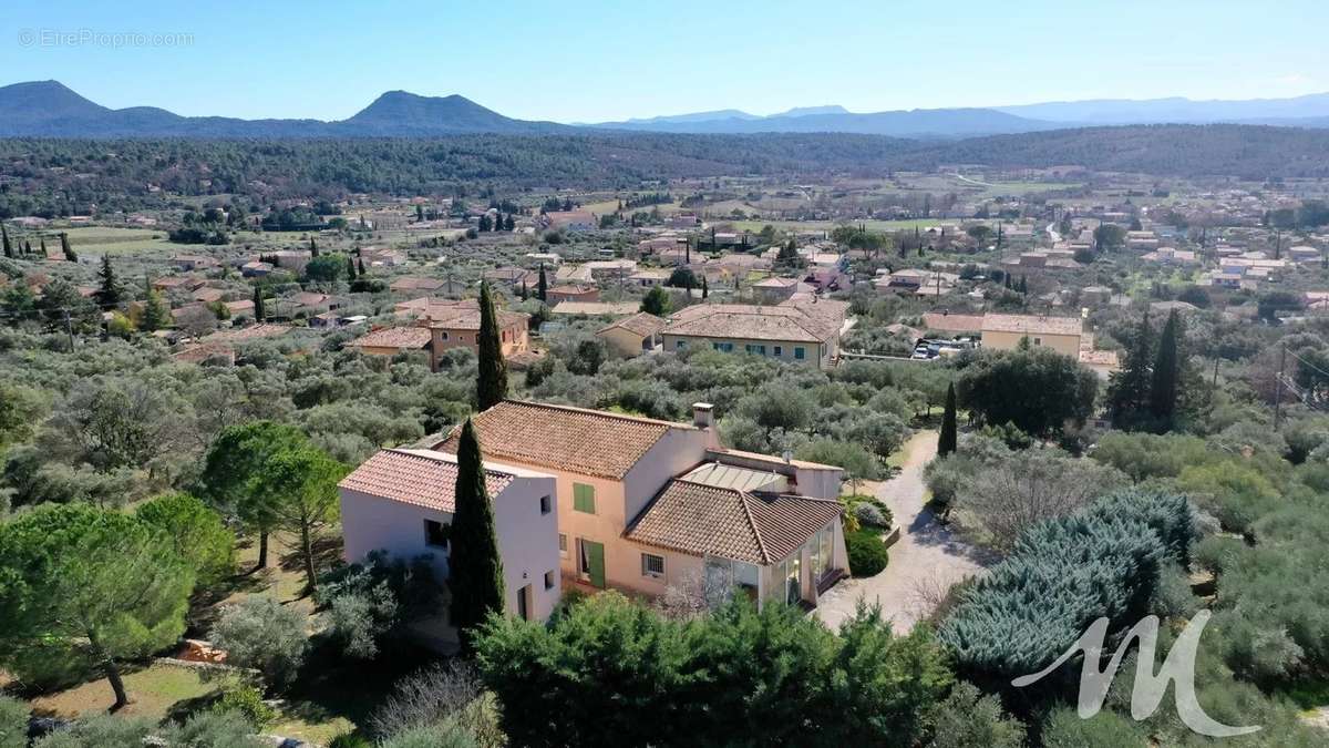 Maison à TAVERNES