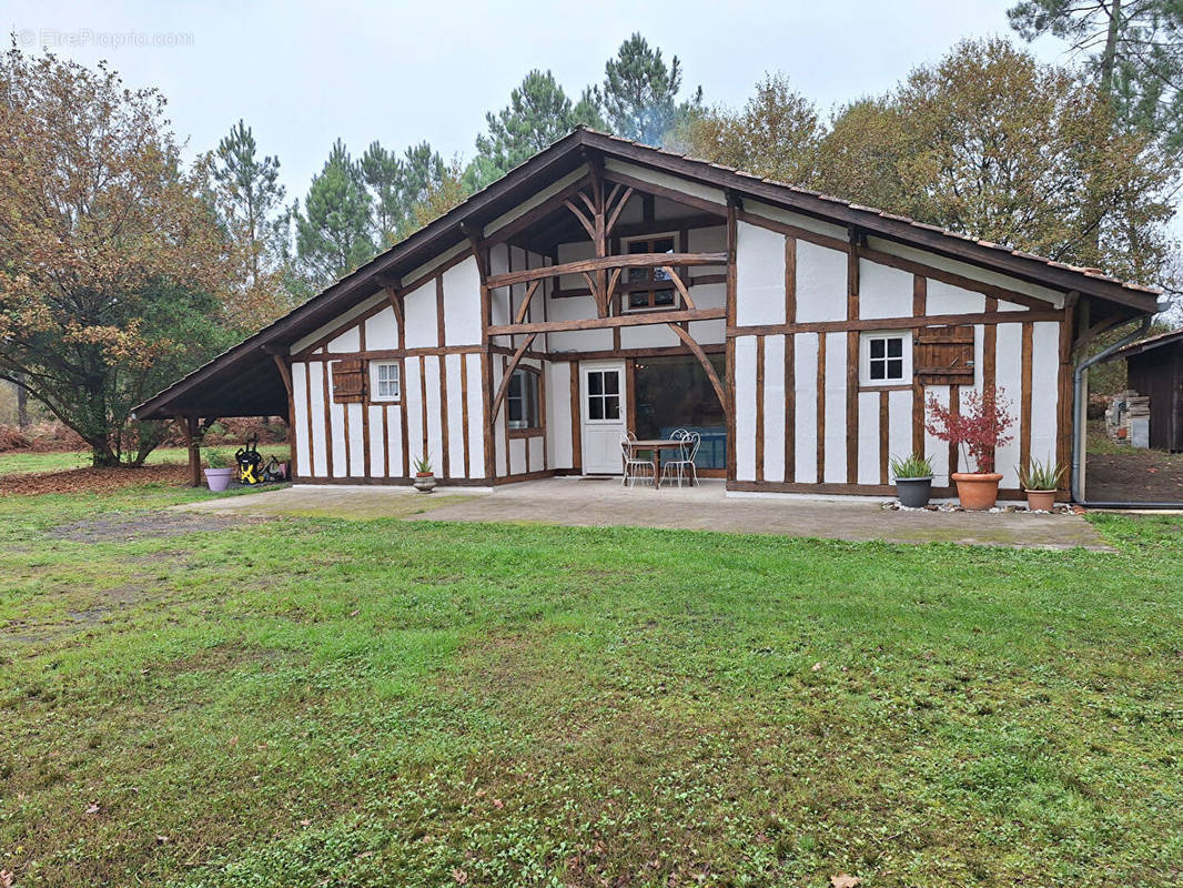 Maison à MOUSTEY