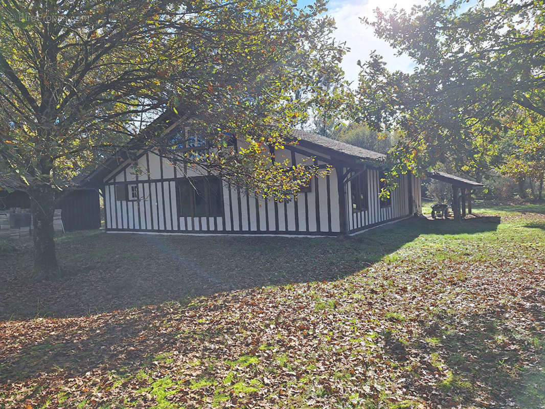 Maison à MOUSTEY