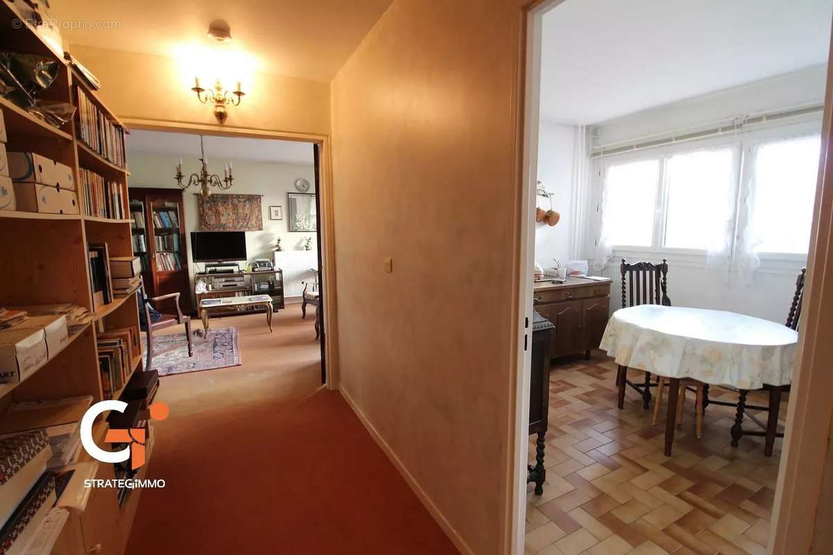 Appartement à MONT-SAINT-AIGNAN