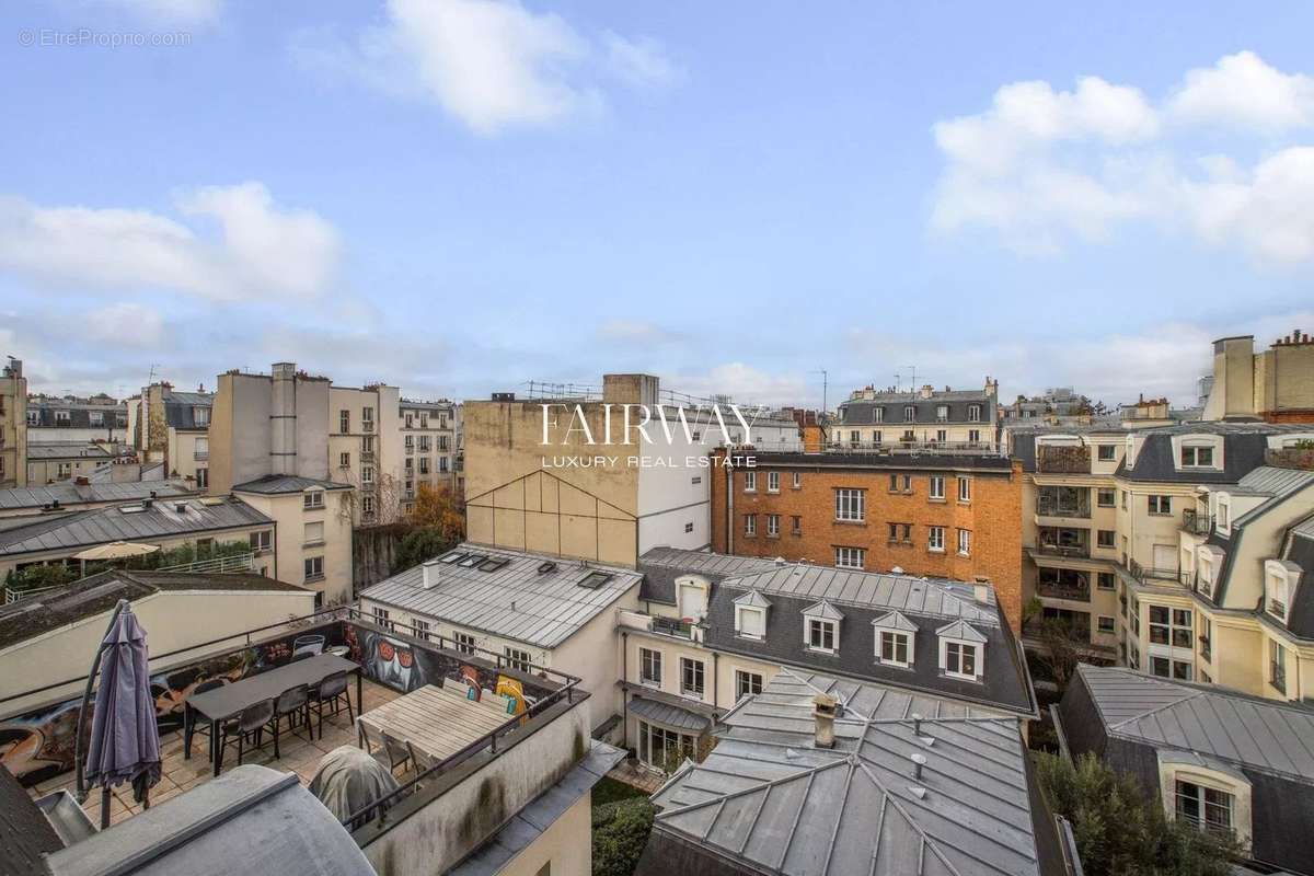 Appartement à PARIS-8E