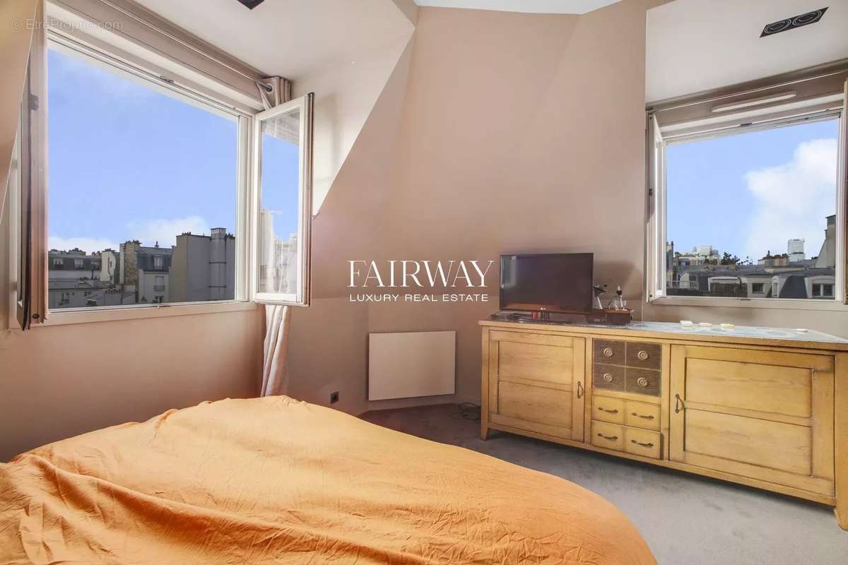 Appartement à PARIS-8E