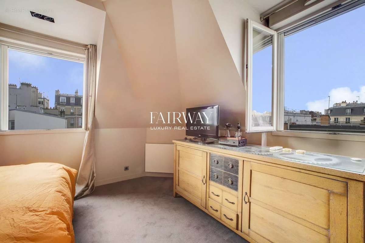 Appartement à PARIS-8E