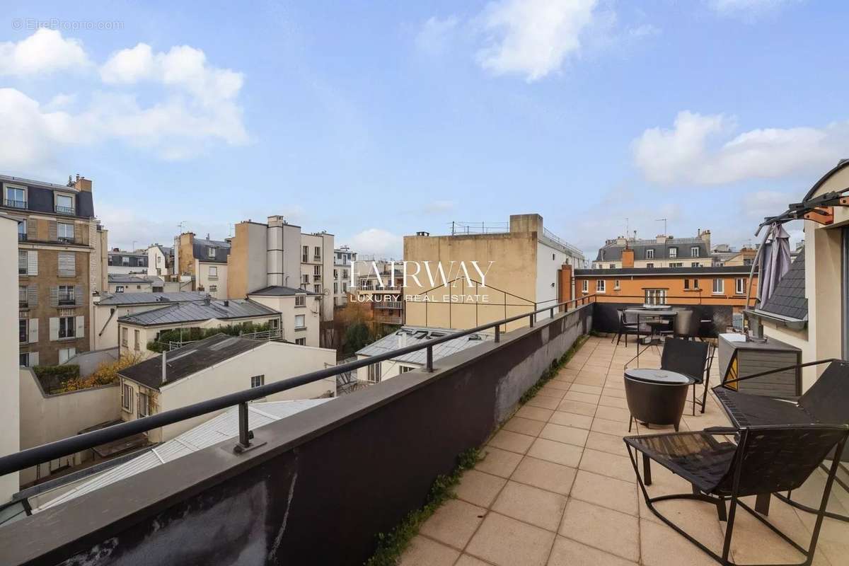 Appartement à PARIS-8E