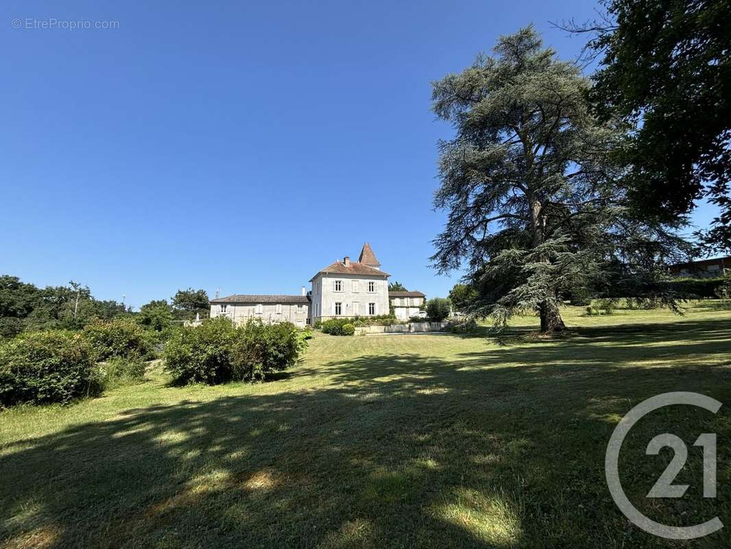 Maison à SAINT-DIDIER-DE-FORMANS