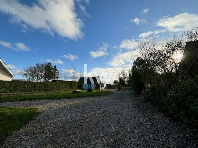 Maison à FEUQUIERES-EN-VIMEU