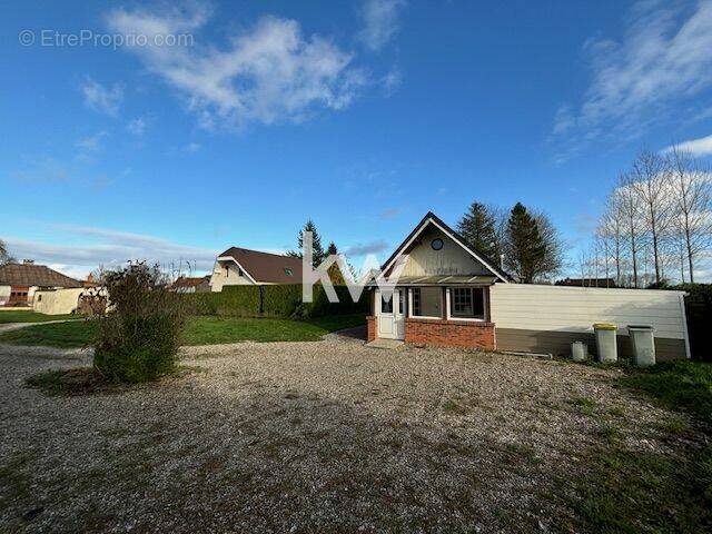 Maison à FEUQUIERES-EN-VIMEU