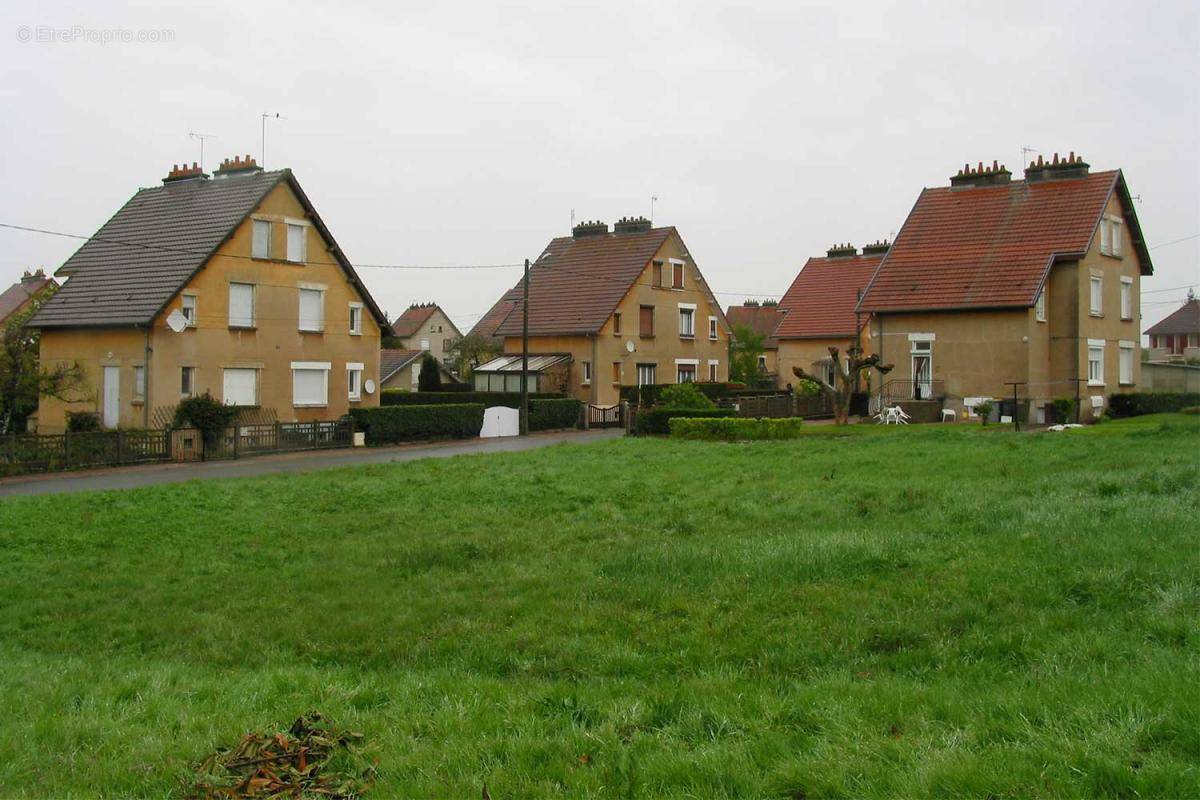 Terrain à CIRY-LE-NOBLE