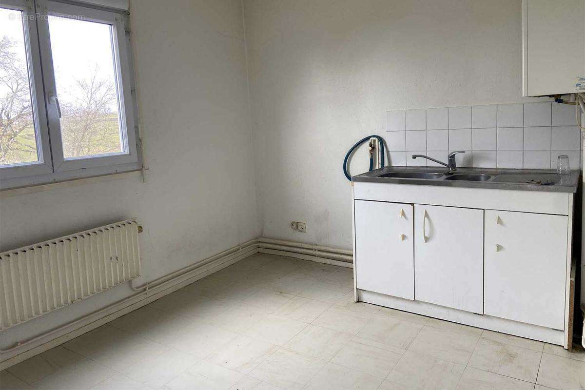 Appartement à LUZY