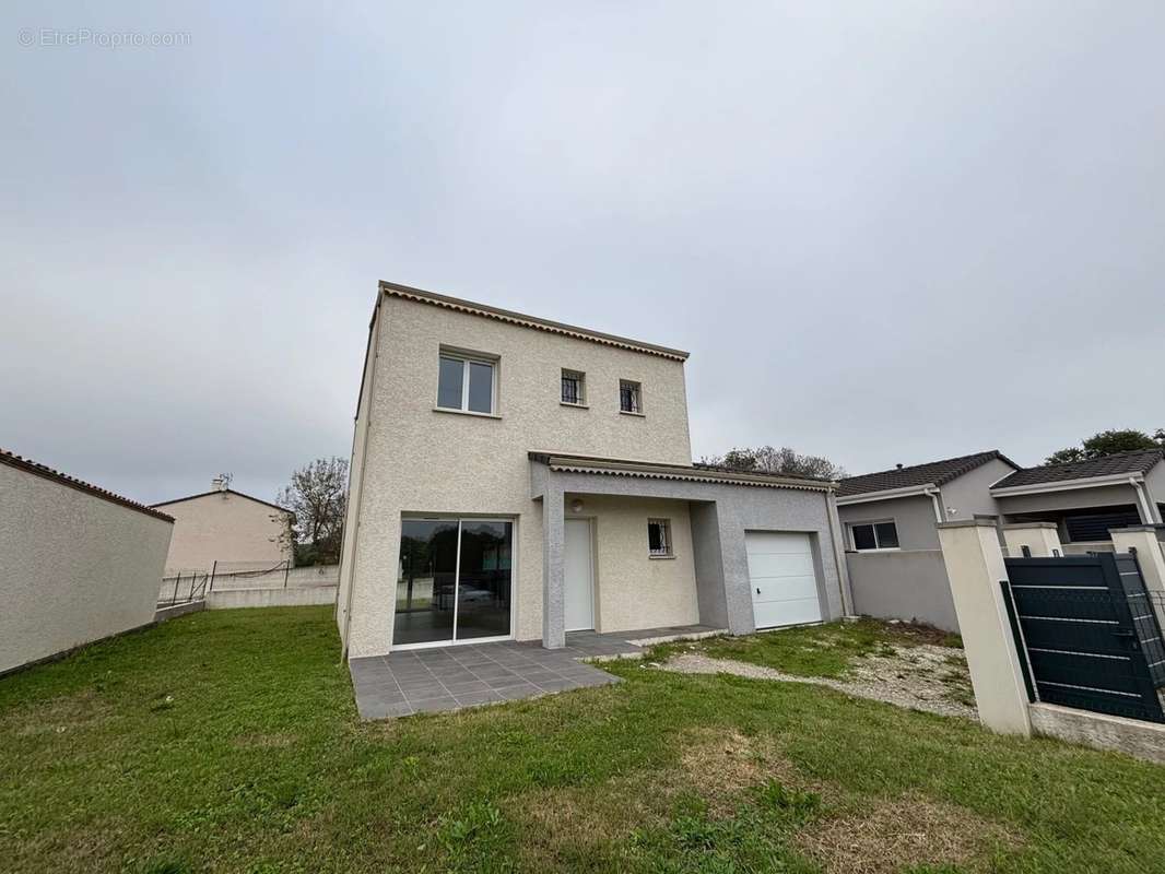 Maison à MONTBOUCHER-SUR-JABRON