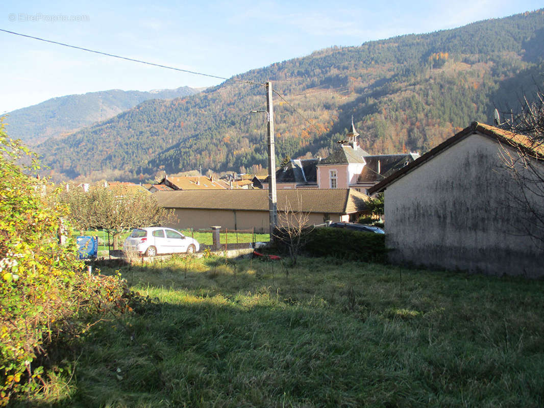 Terrain à SAINT-PIERRE-D&#039;ALLEVARD