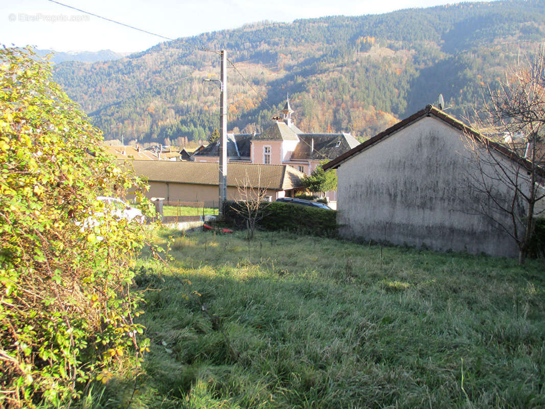 Terrain à SAINT-PIERRE-D&#039;ALLEVARD