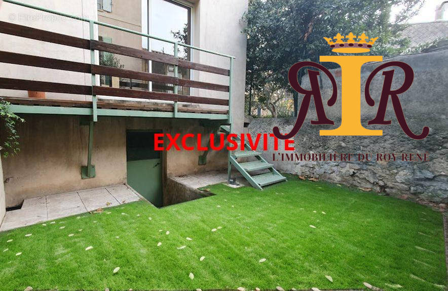 Jardin et terrasse - Appartement à PERTUIS