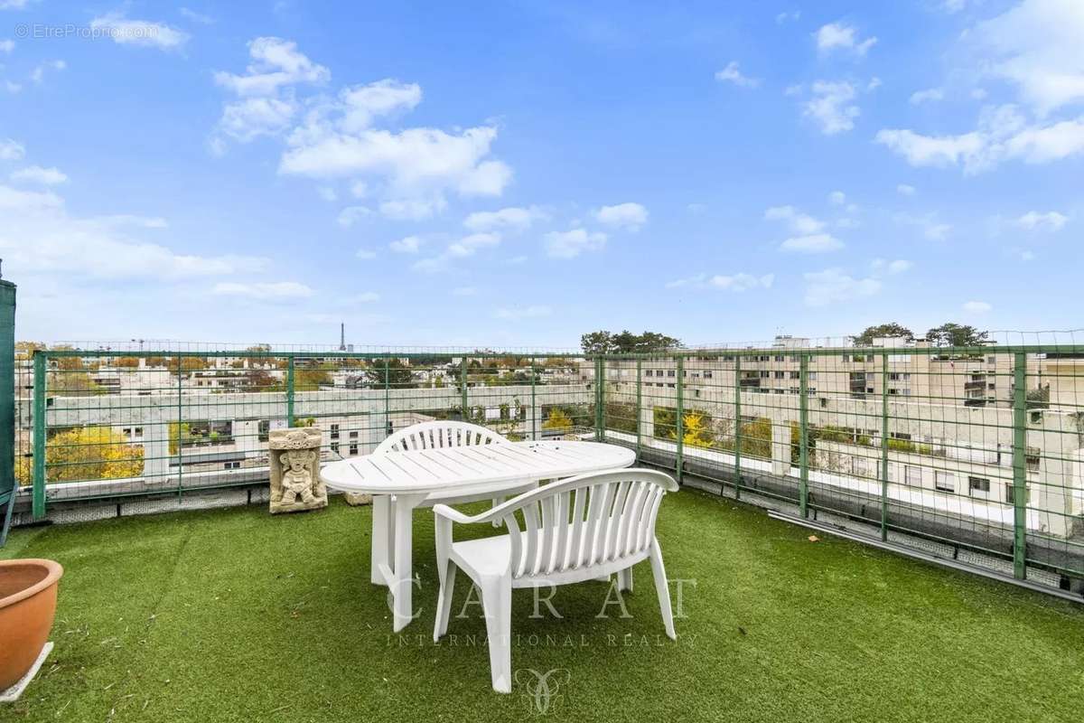 Appartement à NEUILLY-SUR-SEINE