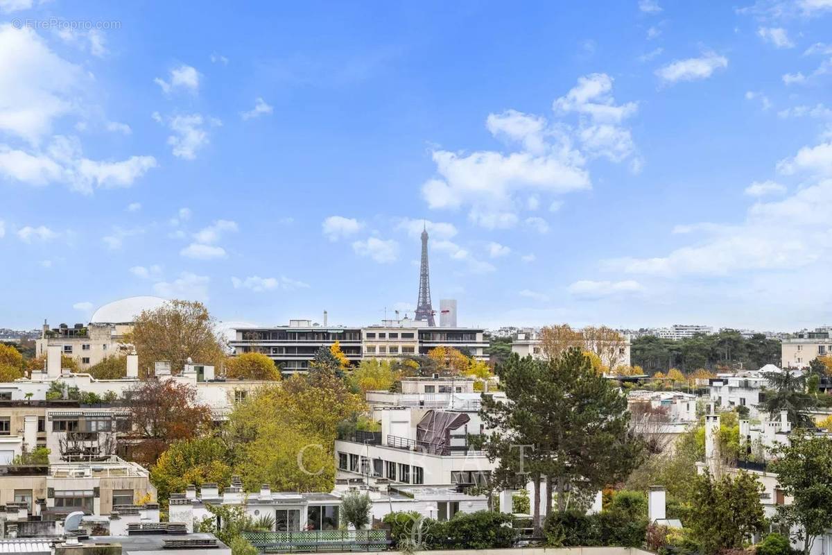 Appartement à NEUILLY-SUR-SEINE