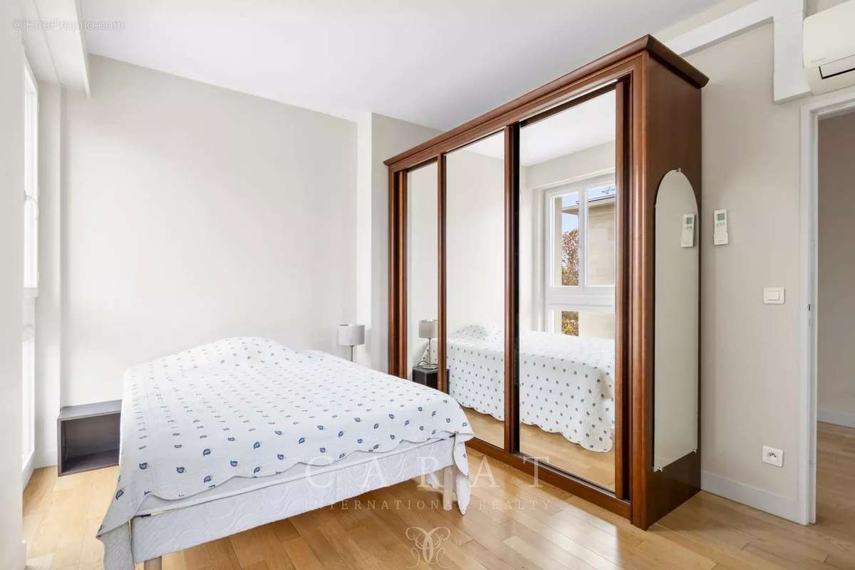 Appartement à NEUILLY-SUR-SEINE