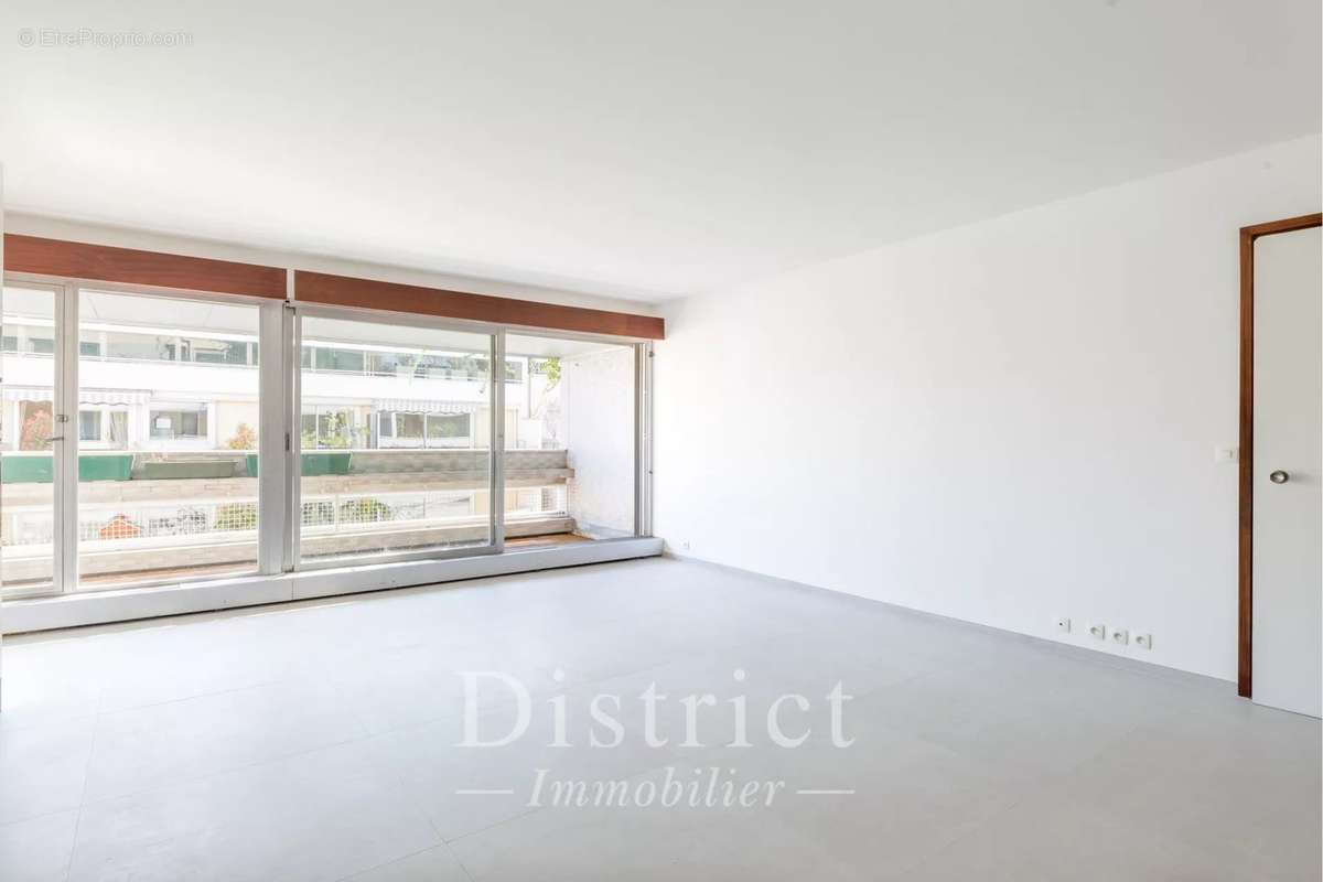 Appartement à PARIS-7E