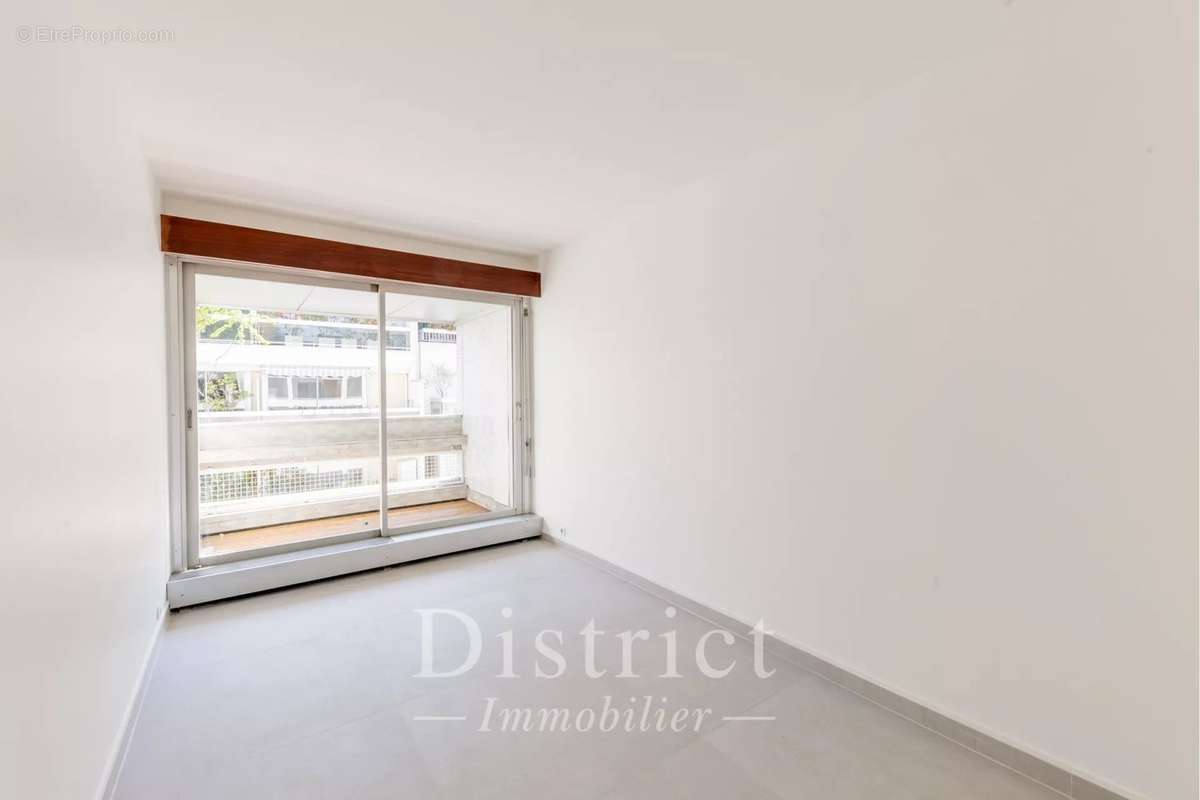 Appartement à PARIS-7E