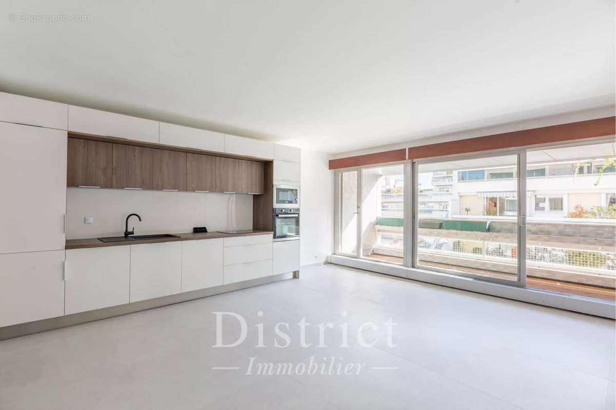 Appartement à PARIS-7E