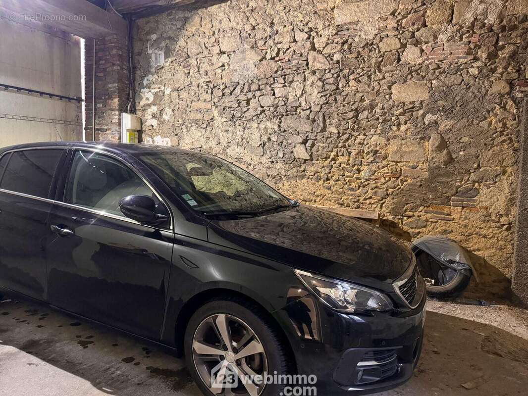 Vous pourrez garer votre voiture en intérieur - Maison à MAULEON