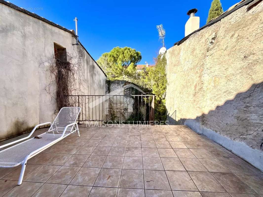 Maison à SAINT-SATURNIN-LES-APT