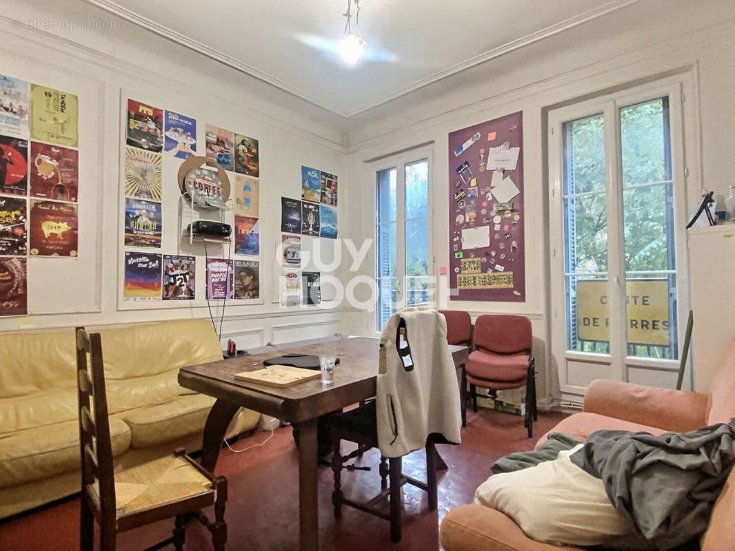 Appartement à MARSEILLE-1E