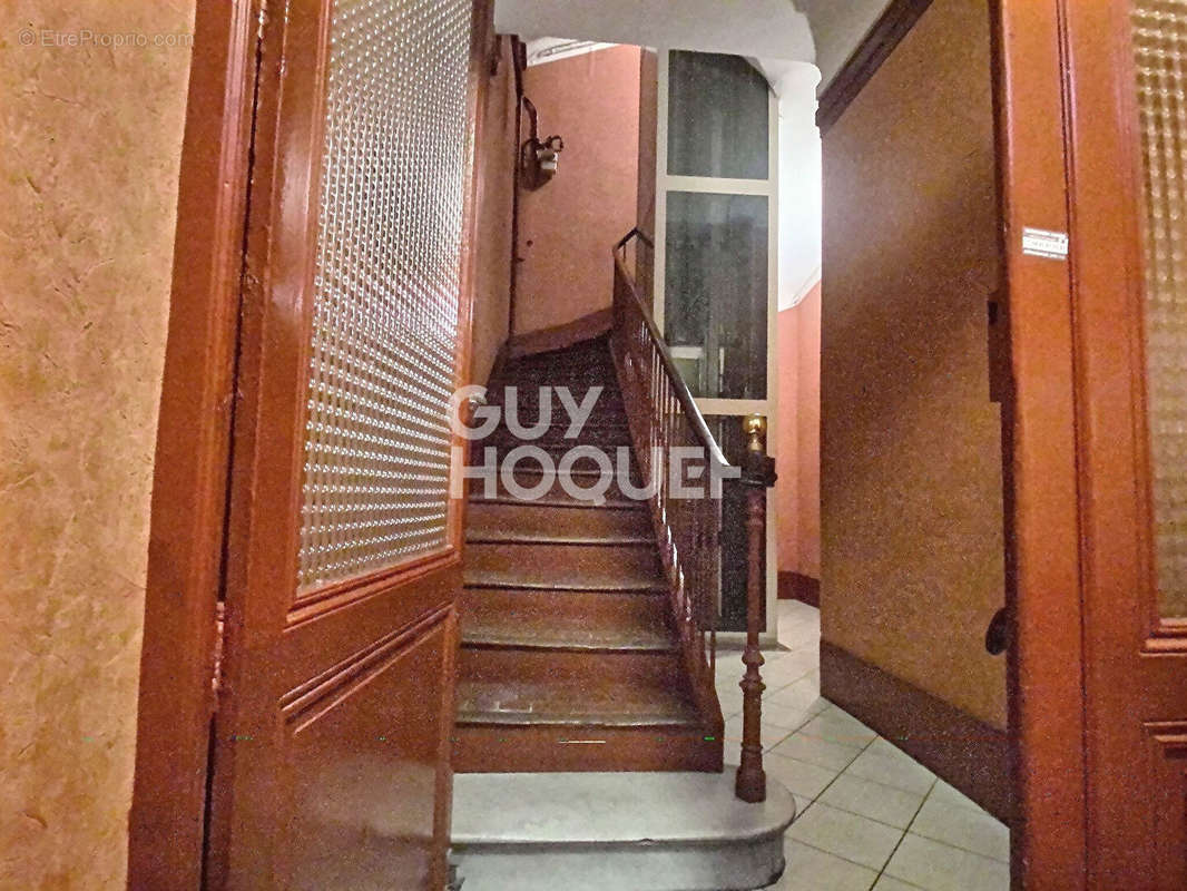 Appartement à MARSEILLE-1E