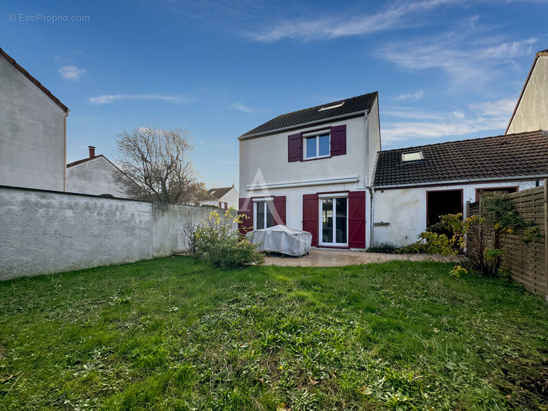 Maison à JOUY-LE-MOUTIER