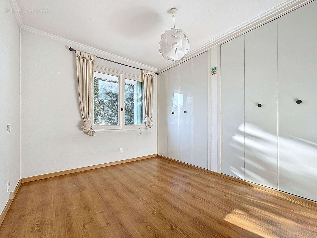 Appartement à VILLENEUVE-LES-AVIGNON