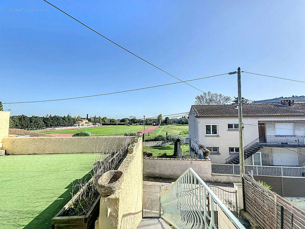 Appartement à VILLENEUVE-LES-AVIGNON