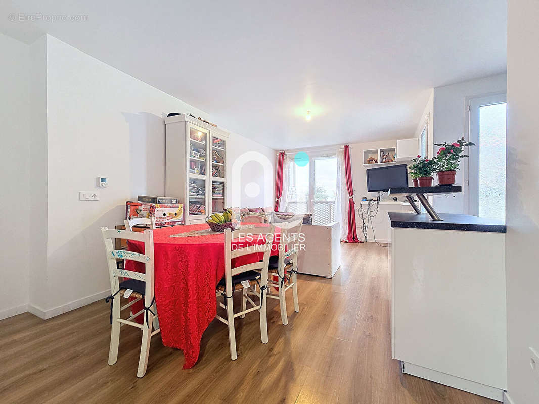 Appartement à GENNEVILLIERS