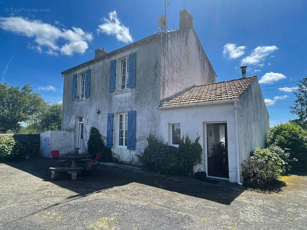 Maison à COMMEQUIERS