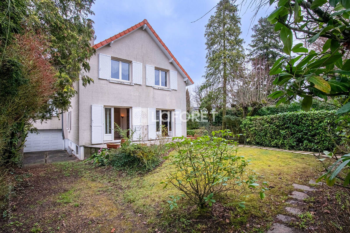 Maison à LA CELLE-SAINT-CLOUD