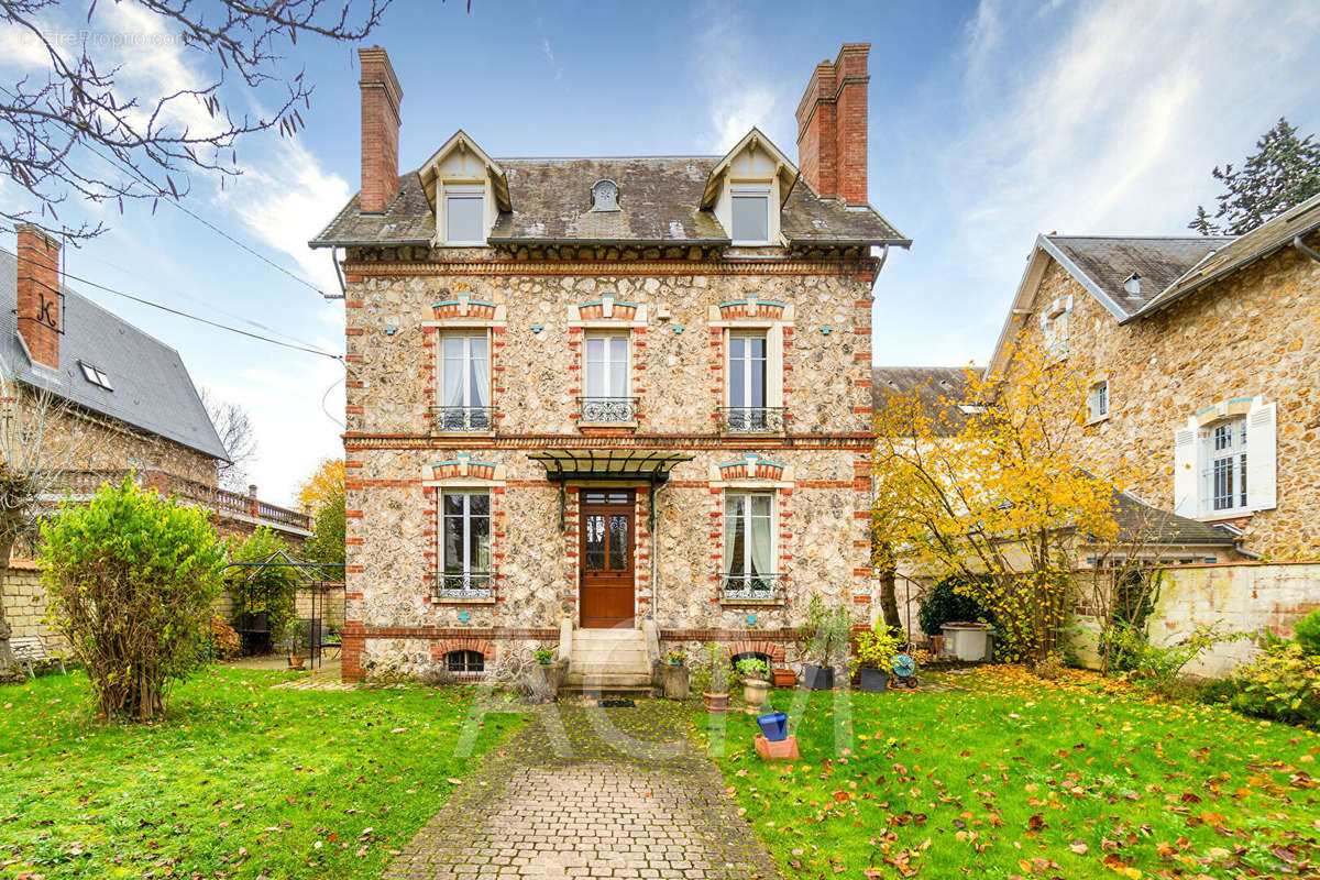 Maison à MAISONS-LAFFITTE