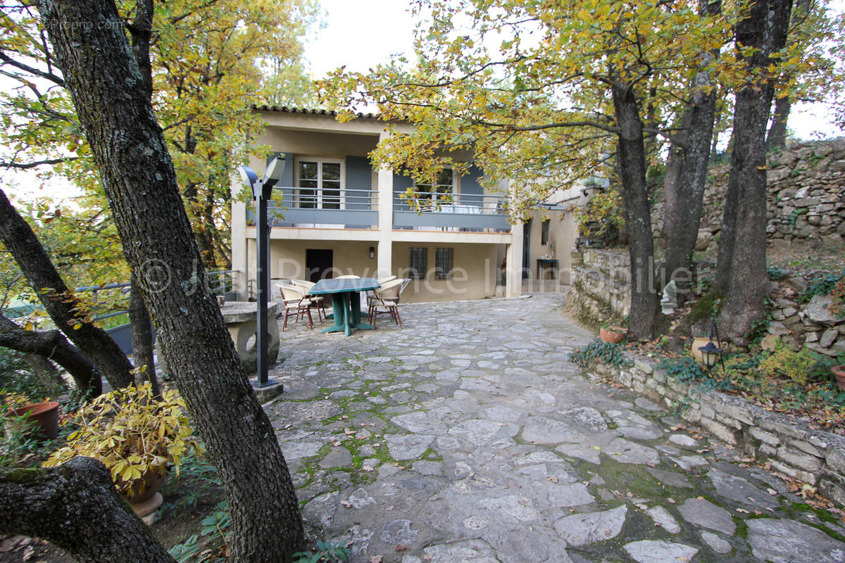 Maison à VAISON-LA-ROMAINE