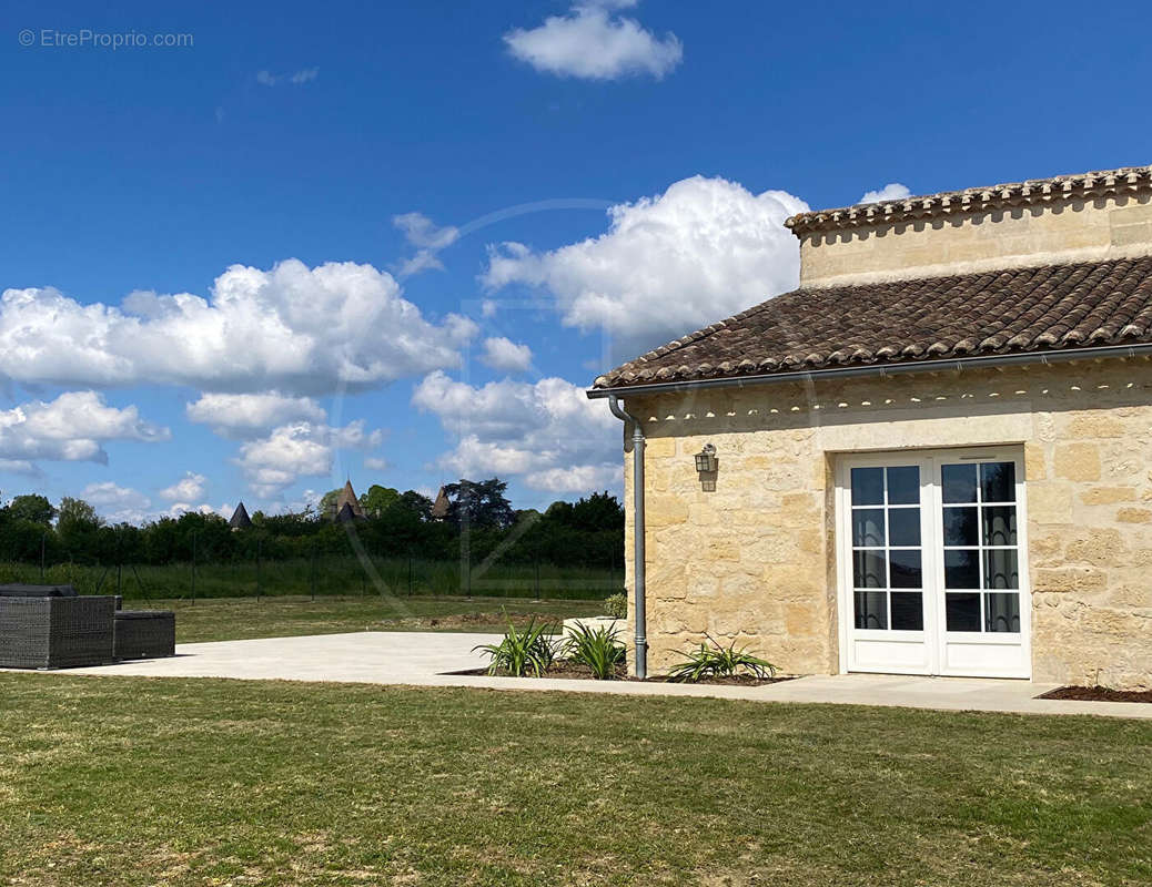 Maison à SAINT-EMILION