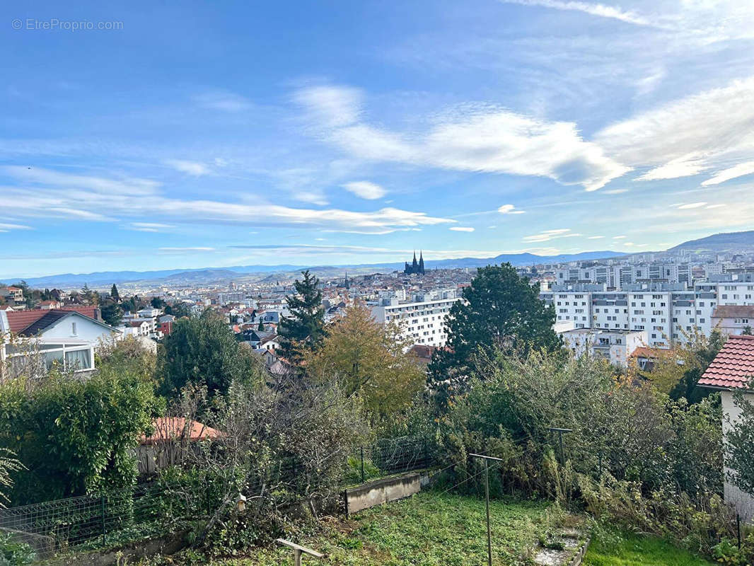 Maison à CLERMONT-FERRAND