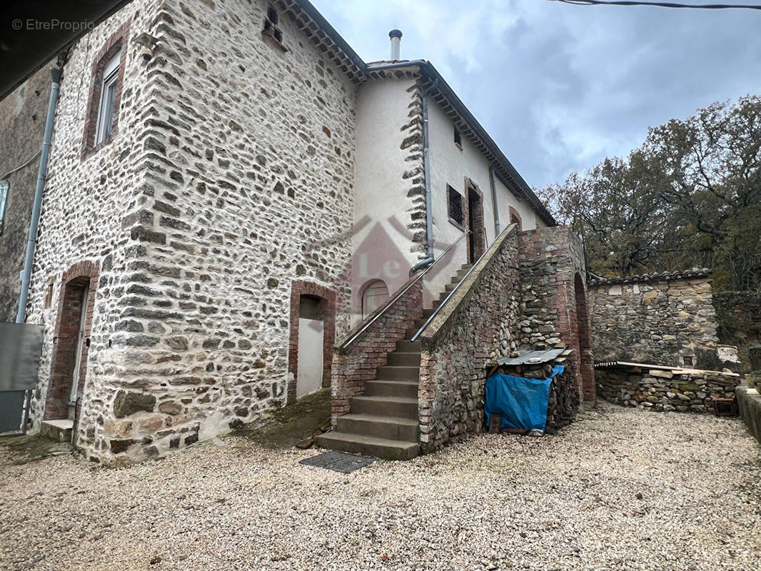 Maison à ALLEGRE-LES-FUMADES