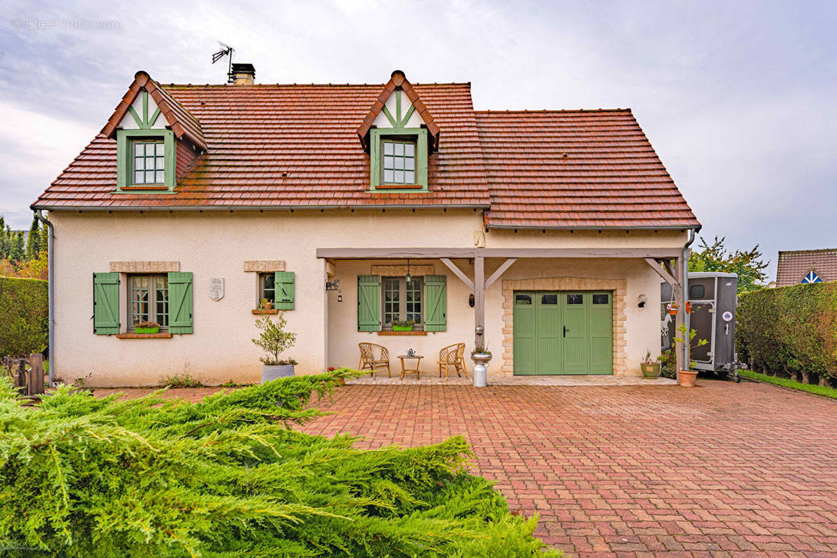 Maison à BRETTEVILLE-L&#039;ORGUEILLEUSE