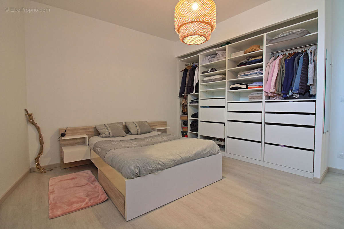 Appartement à SAINT-ETIENNE-DE-SAINT-GEOIRS