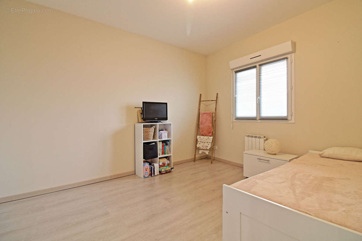 Appartement à SAINT-ETIENNE-DE-SAINT-GEOIRS